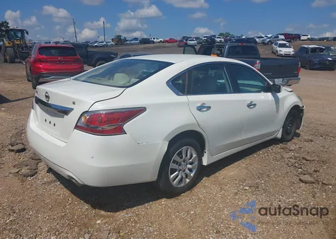 2015 Nissan Altima 2.5 S z USA, uszkodzony, nr VIN 1N4AL3AP4FC270774